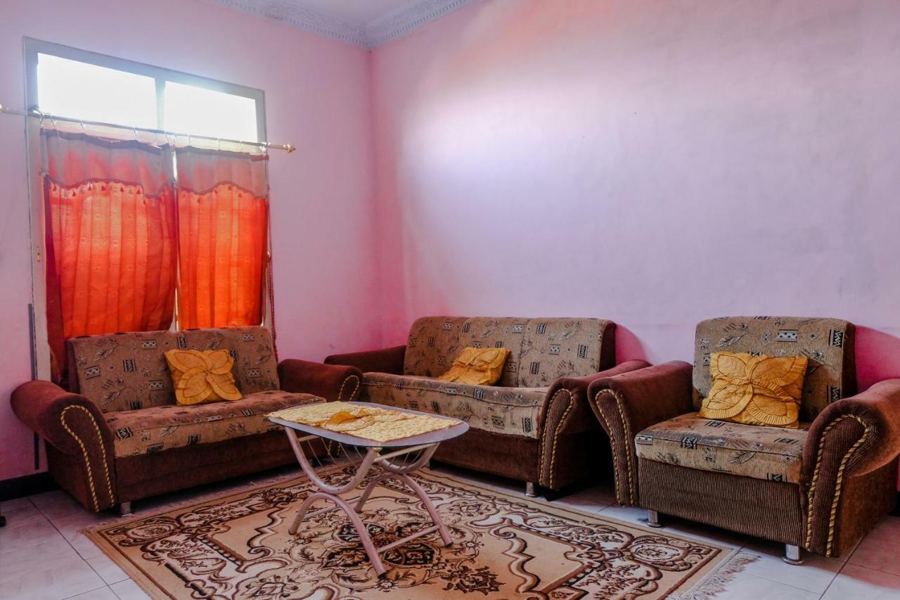 Magetan Oyo 1351 Tanggulasi Resto & Residence Syariah מראה חיצוני תמונה